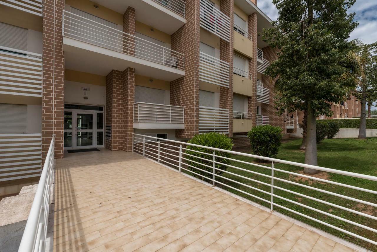 Apartamento Perto Praia, Com Piscina Алвор Экстерьер фото
